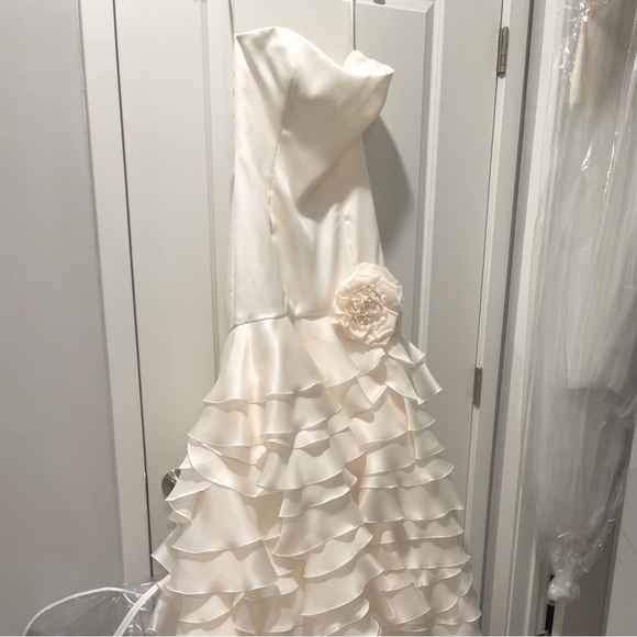 NWT Lazaro wedding gown - Never used - Picture 7 of 17